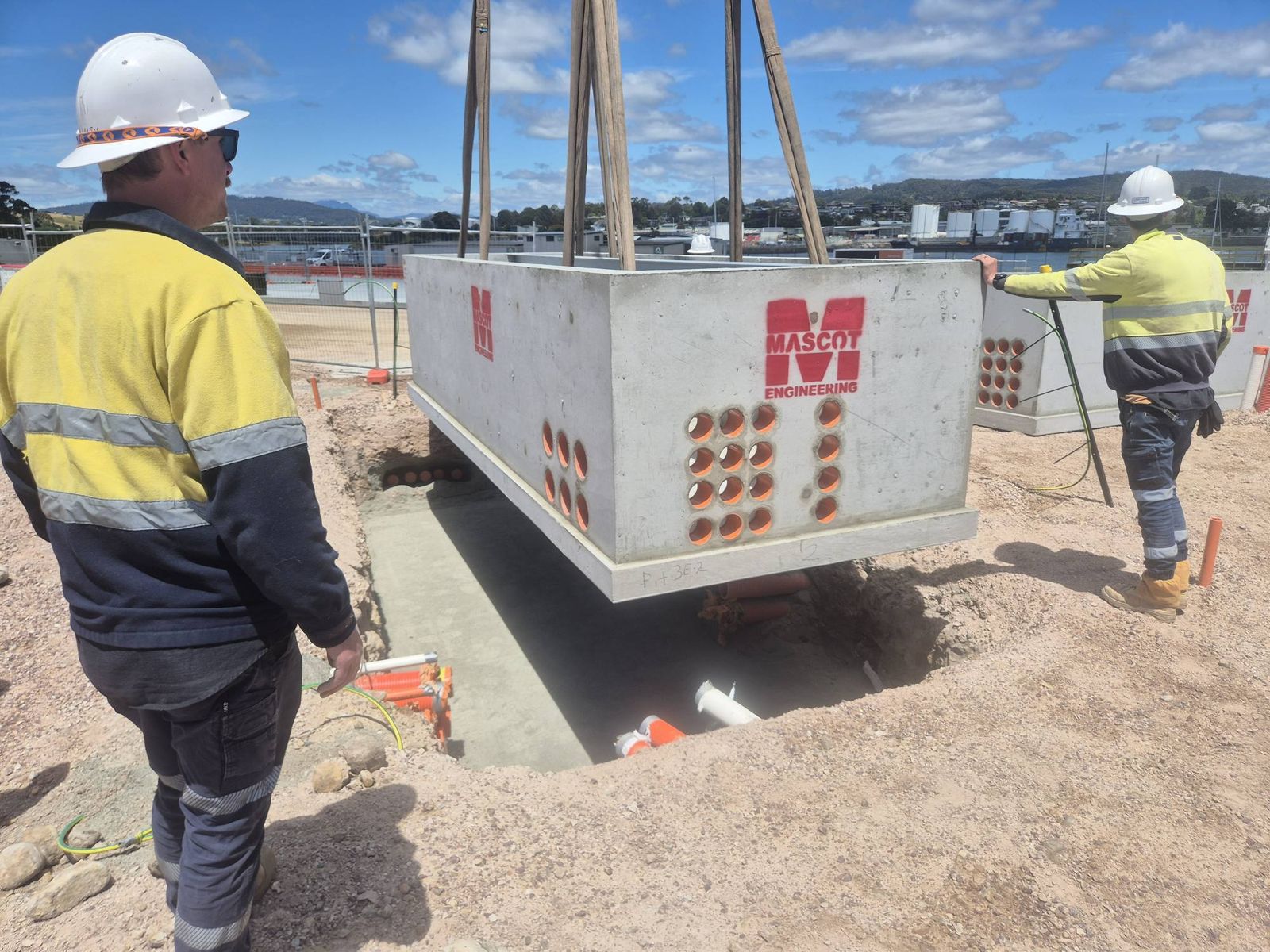 Kiosk substation lift